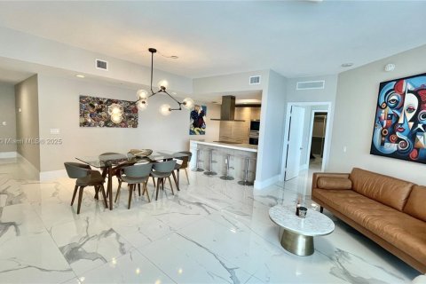 Copropriété à vendre à North Miami Beach, Floride: 2 chambres, 135.54 m2 № 1983197 - photo 5