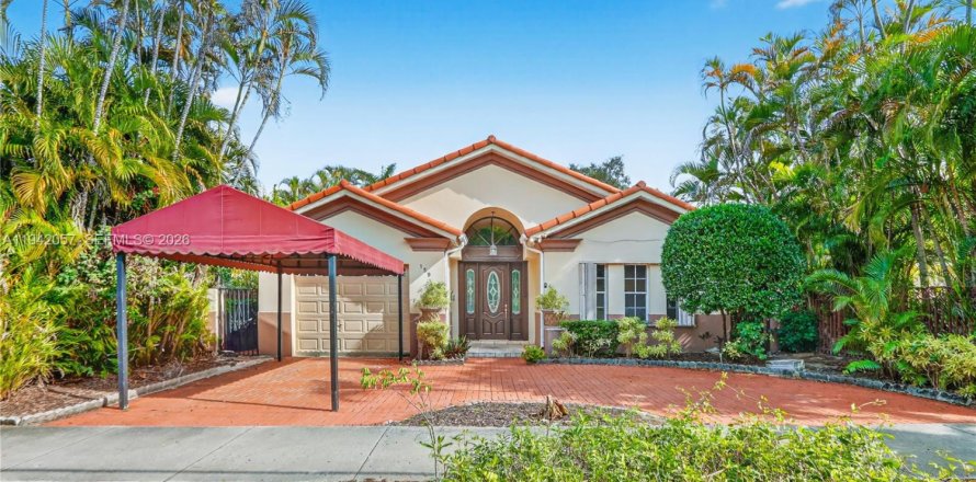 Casa en Miami, Florida 4 dormitorios, 213.3 m2 № 1999497