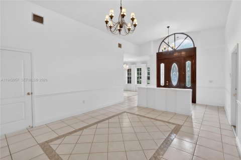 Casa en venta en Miami, Florida, 4 dormitorios, 213.3 m2 № 1999497 - foto 5