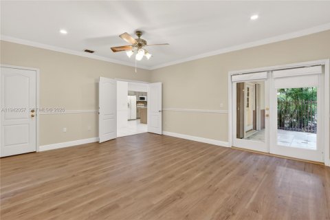 Casa en venta en Miami, Florida, 4 dormitorios, 213.3 m2 № 1999497 - foto 14