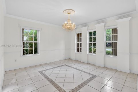 Casa en venta en Miami, Florida, 4 dormitorios, 213.3 m2 № 1999497 - foto 6