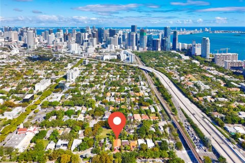 Casa en venta en Miami, Florida, 4 dormitorios, 213.3 m2 № 1999497 - foto 2