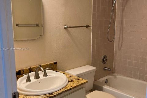 Condo in Cutler Bay, Florida, 1 bedroom  № 1825735 - photo 14