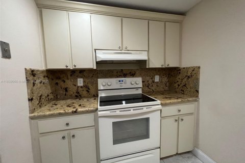 Condo in Cutler Bay, Florida, 1 bedroom  № 1825735 - photo 8