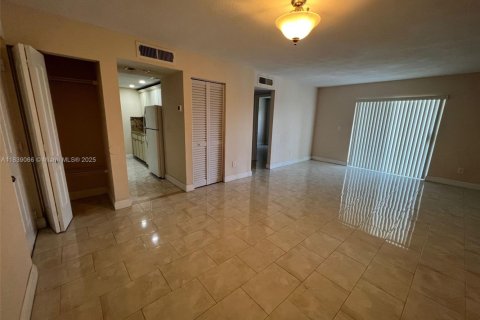 Condo in Cutler Bay, Florida, 1 bedroom  № 1825735 - photo 20