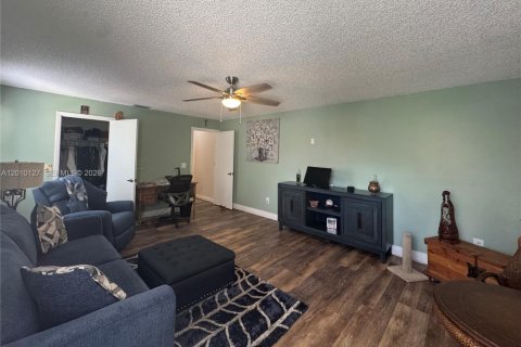 Townhouse in Cooper City, Florida 3 bedrooms, 154.78 sq.m. № 2073523 - photo 19