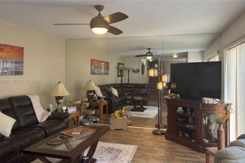 Townhouse in Cooper City, Florida 3 bedrooms, 154.78 sq.m. № 2073523 - photo 6