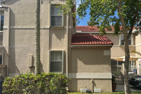 Townhouse in Cooper City, Florida 3 bedrooms, 154.78 sq.m. № 2073523