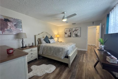 Townhouse in Cooper City, Florida 3 bedrooms, 154.78 sq.m. № 2073523 - photo 14