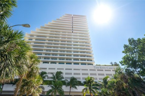 Condo in Fort Lauderdale, Florida, 3 bedrooms  № 2274688 - photo 30