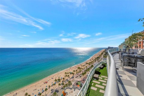 Condo in Fort Lauderdale, Florida, 3 bedrooms  № 2274688 - photo 2
