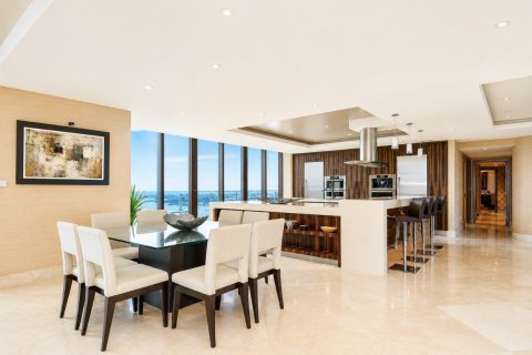 Condo in Fort Lauderdale, Florida, 3 bedrooms  № 2274688 - photo 11