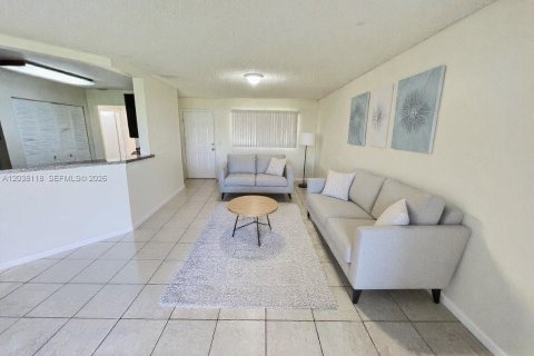 Copropriété à vendre à Oakland Park, Floride: 2 chambres, 94.76 m2 № 2087329 - photo 3