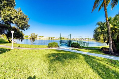 Copropriété à vendre à Oakland Park, Floride: 2 chambres, 94.76 m2 № 2087329 - photo 15