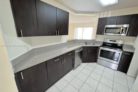 Copropriété à vendre à Oakland Park, Floride: 2 chambres, 94.76 m2 № 2087329 - photo 8