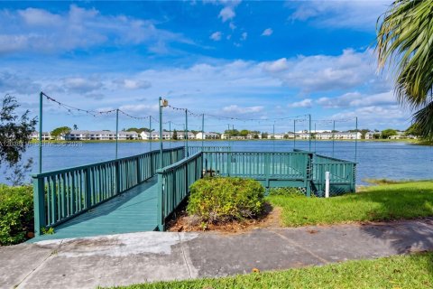 Copropriété à vendre à Oakland Park, Floride: 2 chambres, 94.76 m2 № 2087329 - photo 16