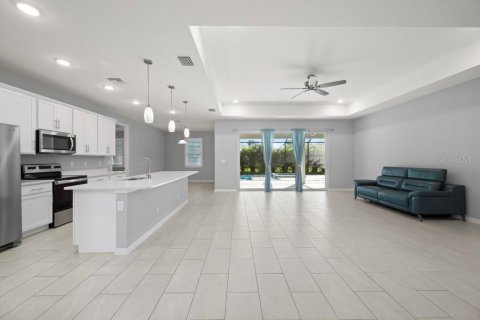 Villa ou maison à vendre à Punta Gorda, Floride: 3 chambres, 183.39 m2 № 2420610 - photo 7