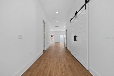 Villa ou maison à vendre à Saint Petersburg, Floride: 5 chambres, 281.59 m2 № 2092638 - photo 8
