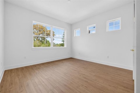 Villa ou maison à vendre à Saint Petersburg, Floride: 5 chambres, 281.59 m2 № 2092638 - photo 17