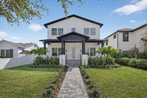 Villa ou maison à Saint Petersburg, Floride 5 chambres, 281.59 m2 № 2092638