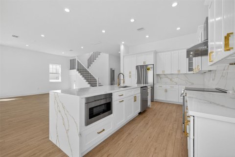 Villa ou maison à vendre à Saint Petersburg, Floride: 5 chambres, 281.59 m2 № 2092638 - photo 5