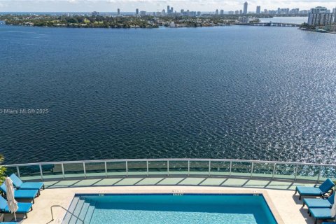 Купить кондоминиум в Норт-Бей-Виллидж, Флорида 2 спальни, 175.03м2, № 1951319 - фото 26