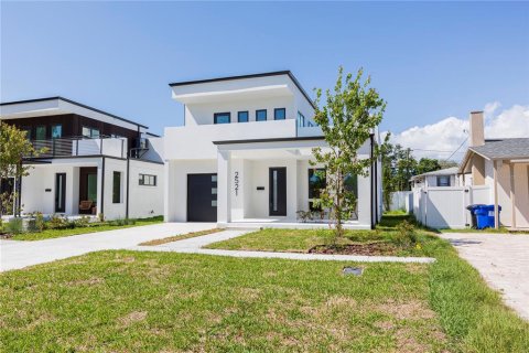 Casa en venta en Saint Petersburg, Florida, 3 dormitorios, 200.2 m2 № 2157606 - foto 4