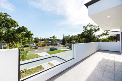 Casa en venta en Saint Petersburg, Florida, 3 dormitorios, 200.2 m2 № 2157606 - foto 20