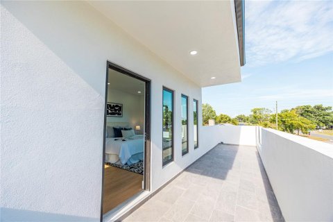 Casa en venta en Saint Petersburg, Florida, 3 dormitorios, 200.2 m2 № 2157606 - foto 21