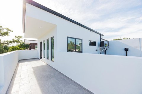 Casa en venta en Saint Petersburg, Florida, 3 dormitorios, 200.2 m2 № 2157606 - foto 19