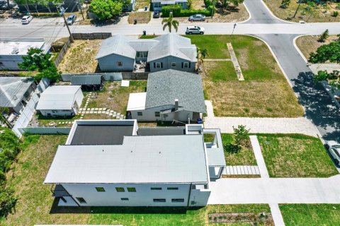 Casa en venta en Saint Petersburg, Florida, 3 dormitorios, 200.2 m2 № 2157606 - foto 16