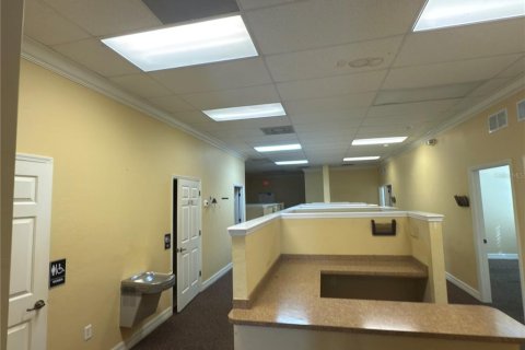 Propiedad comercial en alquiler en Port Charlotte, Florida, 1357.77 m2 № 2097525 - foto 4