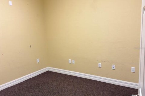 Propiedad comercial en alquiler en Port Charlotte, Florida, 1357.77 m2 № 2097525 - foto 7