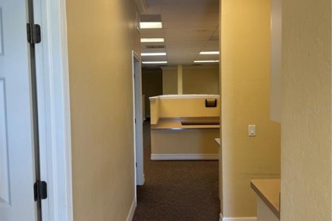 Propiedad comercial en alquiler en Port Charlotte, Florida, 1357.77 m2 № 2097525 - foto 3