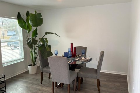 Casa en alquiler en Port St. Lucie, Florida, 4 dormitorios, 166.85 m2 № 2042748 - foto 10