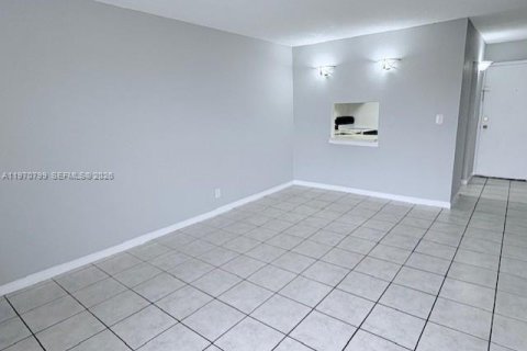 Снять в аренду кондоминиум в Майами, Флорида 1 спальня, 56.21м2, № 2031457 - фото 4