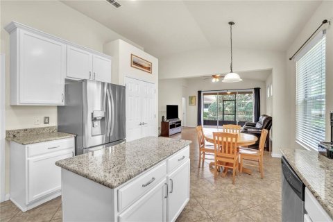 House in Orlando, Florida 4 bedrooms, 205.41 sq.m. № 1571831 - photo 10