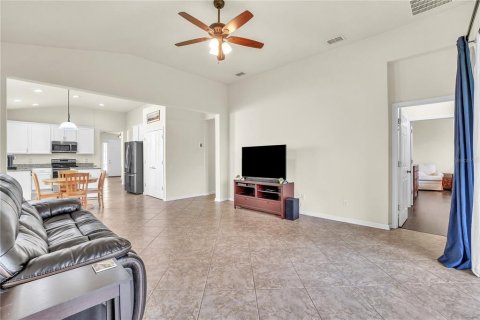 House in Orlando, Florida 4 bedrooms, 205.41 sq.m. № 1571831 - photo 18