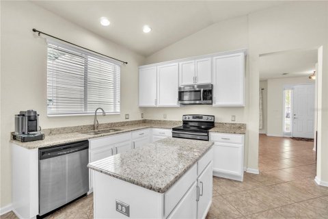 House in Orlando, Florida 4 bedrooms, 205.41 sq.m. № 1571831 - photo 12