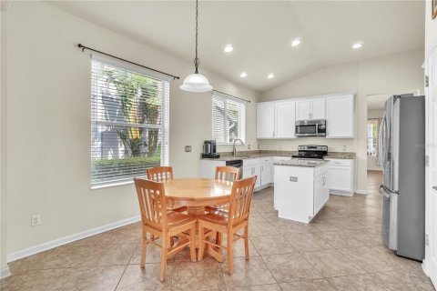 House in Orlando, Florida 4 bedrooms, 205.41 sq.m. № 1571831 - photo 15