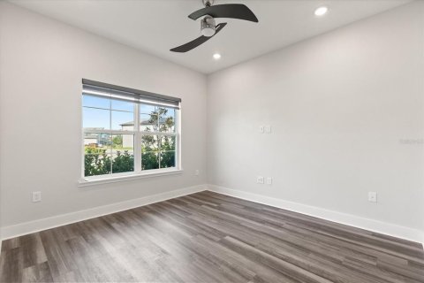 House in Oakland, Florida 5 bedrooms, 324.51 sq.m. № 1771964 - photo 7