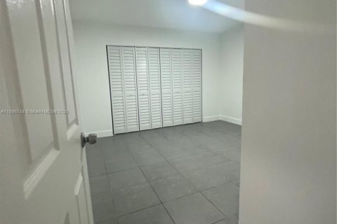 Villa ou maison à louer à Miami, Floride: 3 chambres, 165.09 m2 № 1932975 - photo 21