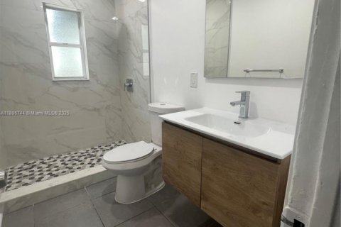 Villa ou maison à louer à Miami, Floride: 3 chambres, 165.09 m2 № 1932975 - photo 17