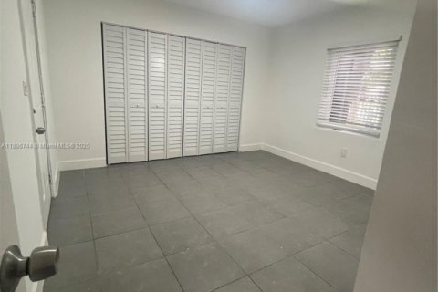 Villa ou maison à louer à Miami, Floride: 3 chambres, 165.09 m2 № 1932975 - photo 22