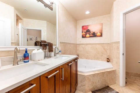 Adosado en alquiler en Fort Lauderdale, Florida, 4 dormitorios, 223.89 m2 № 2146433 - foto 17