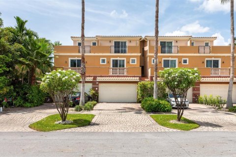 Adosado en Fort Lauderdale, Florida 4 dormitorios, 223.89 m2 № 2146433