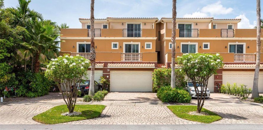 Adosado en Fort Lauderdale, Florida 4 dormitorios, 223.89 m2 № 2146433