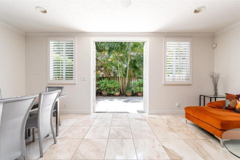 Adosado en alquiler en Fort Lauderdale, Florida, 4 dormitorios, 223.89 m2 № 2146433 - foto 9