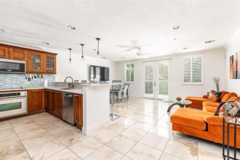 Adosado en alquiler en Fort Lauderdale, Florida, 4 dormitorios, 223.89 m2 № 2146433 - foto 3