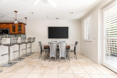 Adosado en alquiler en Fort Lauderdale, Florida, 4 dormitorios, 223.89 m2 № 2146433 - foto 7